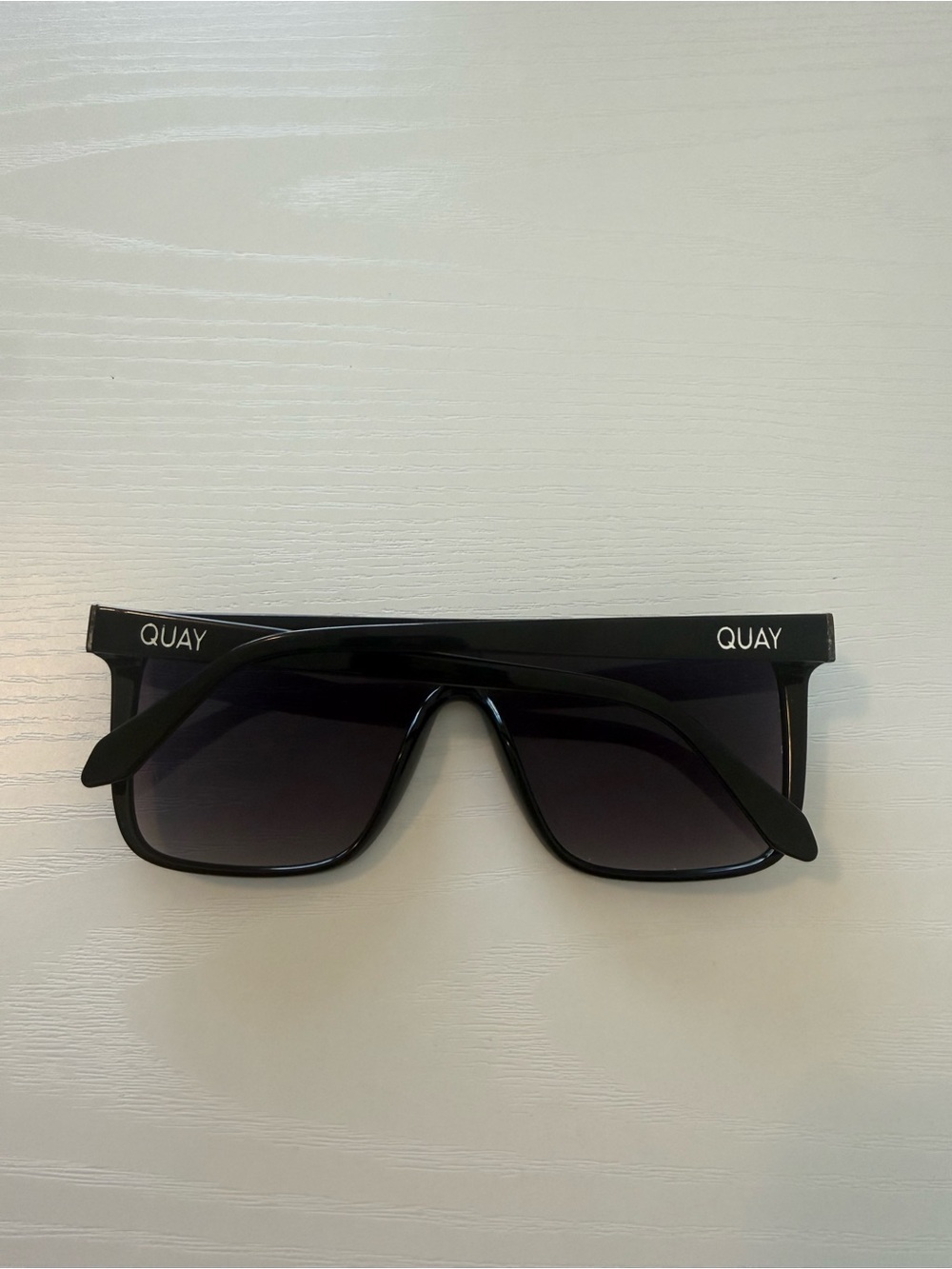 Quay Australia Black Nightfall Shield Flat Top Sunglasses with Gradient Lenses - Picture 2 of 6